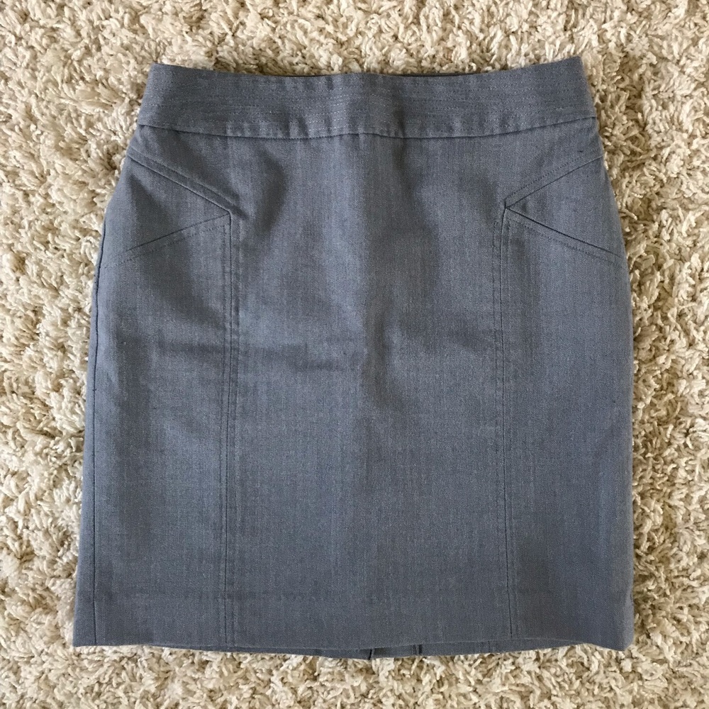 Banana Republic Gray Skirt. Size 2P